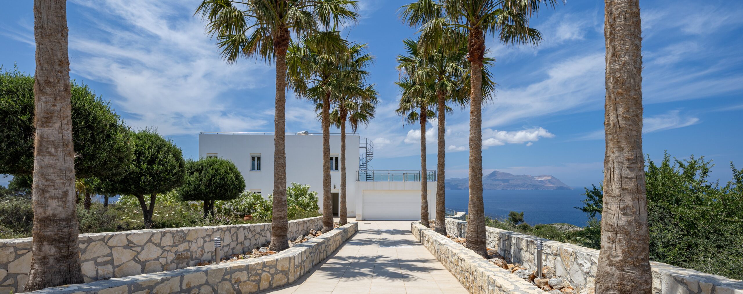 MAJESTIC LUXURY VILLA WITH PANORAMIC SEA VIEW.